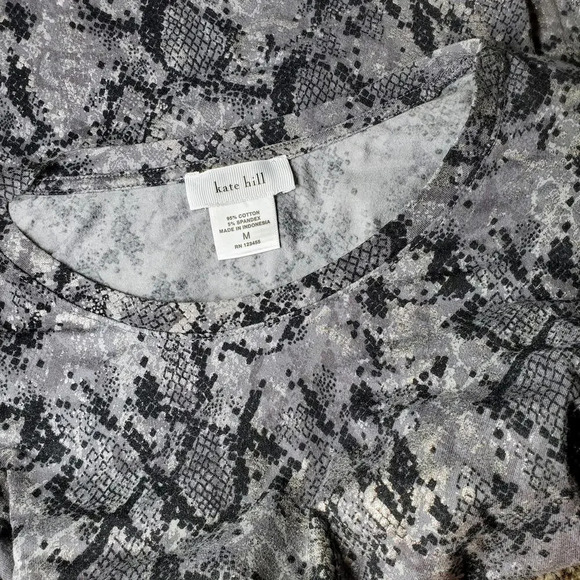 Kate Hill Medium Women's Gray and Black Metallic Snakeskin Print Top NWOT - Picture 5 of 16